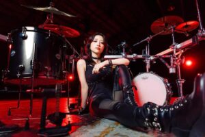 Akane Yonezawa estreia como artista solo com single "Inshou Sousa"