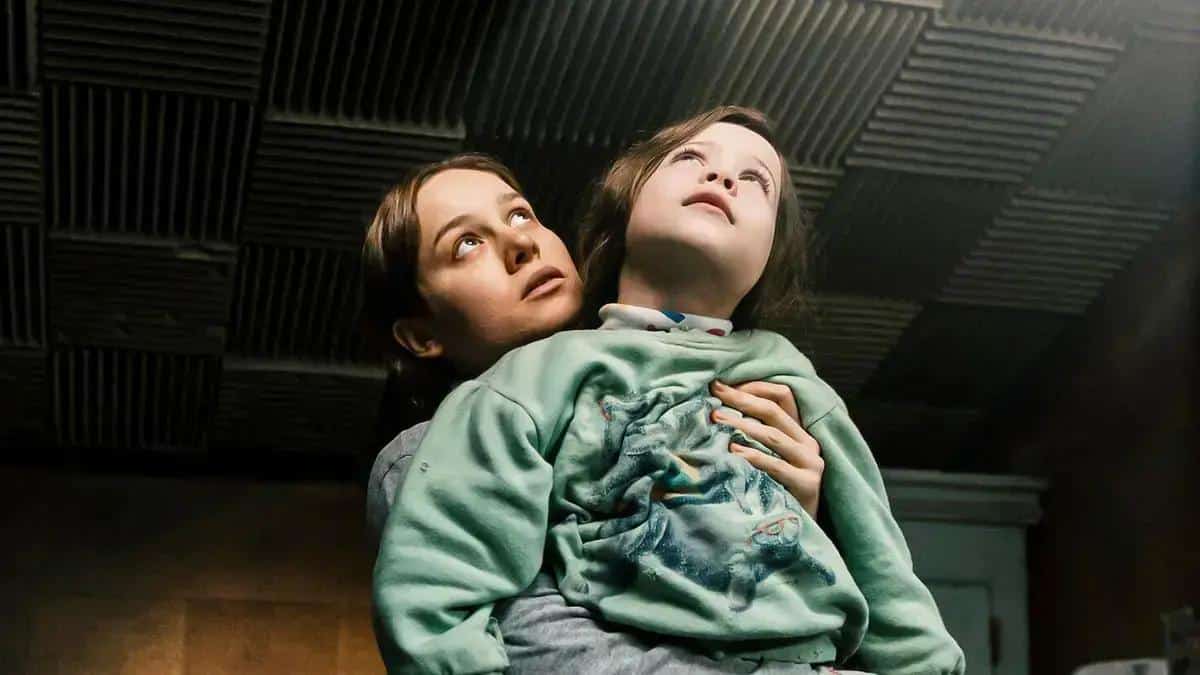 10 filmes claustrofóbicos que transformam um espaço único em pura tensão cinematográfica