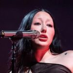 A evolução de Noah Cyrus: música, família e superação pessoal