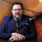 Brandon Sanderson: Como o autor conquistou liberdade criativa com sua editora