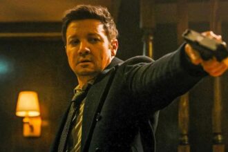Jeremy Renner confirma fim de 'Mayor of Kingstown' e aposta em 'Hawkeye' 2