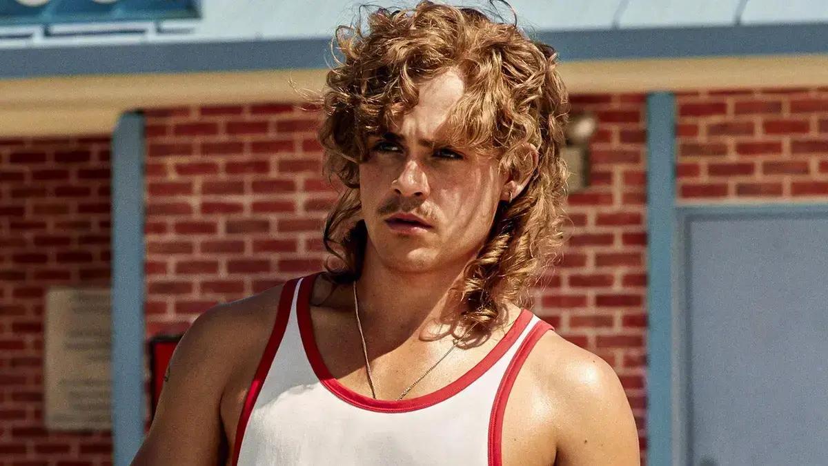 Por que Dacre Montgomery deixou Hollywood e o que vem por aí