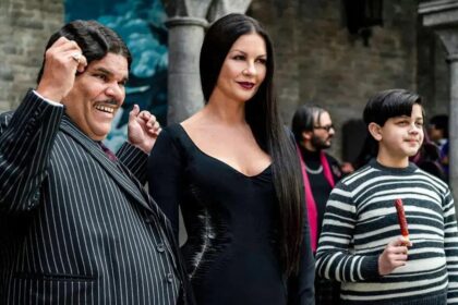 Catherine Zeta-Jones revela curiosidades sobre Wednesday e sua paixão por Bollywood
