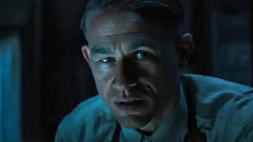 Conheça a transformação de Charlie Hunnam em Ed Gein para Netflix em 2025