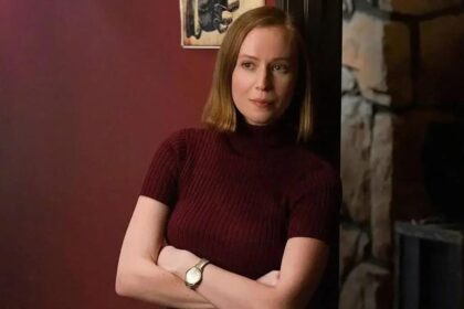 Hannah Einbinder brilha no Emmy 2025 e provoca censura ao finalizar discurso