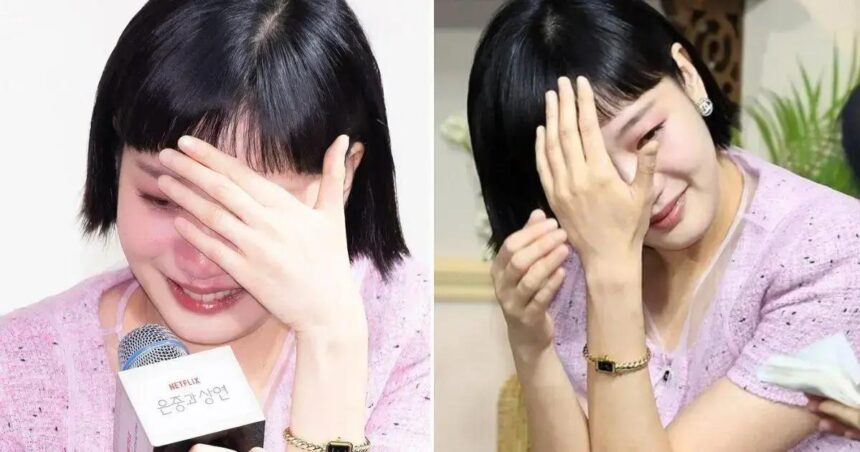 Kim Go Eun se emociona em evento de lançamento da Netflix para 'You and Everything Else'