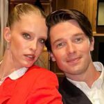 Patrick Schwarzenegger e Abby Champion celebram casamento romântico em cerimônia à beira do lago