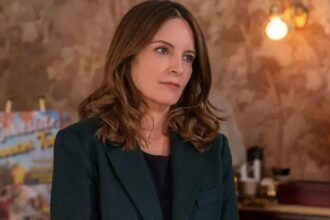 Tina Fey provoca e brinca com a rivalidade entre Lamar e Drake no Emmy 2025