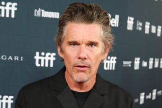 Ethan Hawke Bruce Wayne