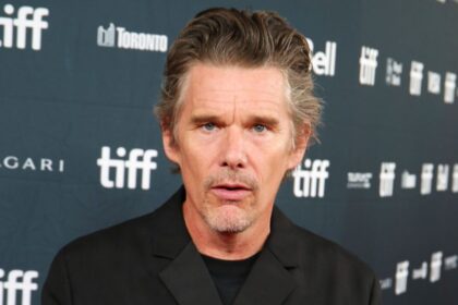 Ethan Hawke Bruce Wayne