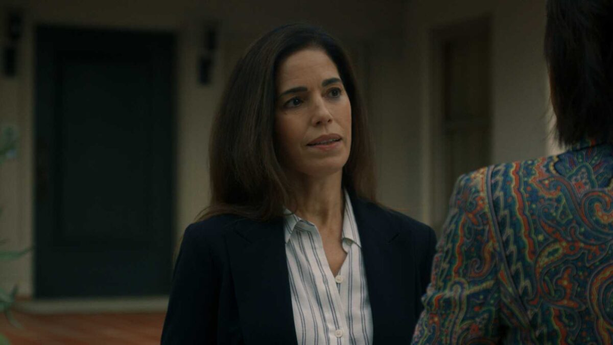 The detective in Imperfect Women episode 3