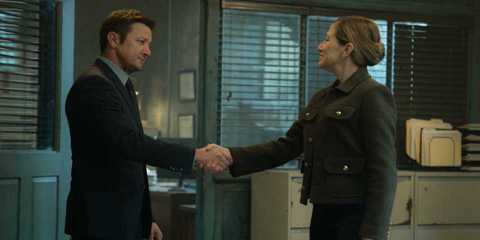 Jeremy Renner's Mike shaking hands with Edie Falco's Nina in Mayor of Kingstown season 4