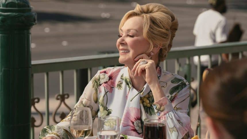 Revelações Surpreendentes em ‘Hacks’: Deborah Vance Mostra Seu Lado Vulnerável - Deborah Vance