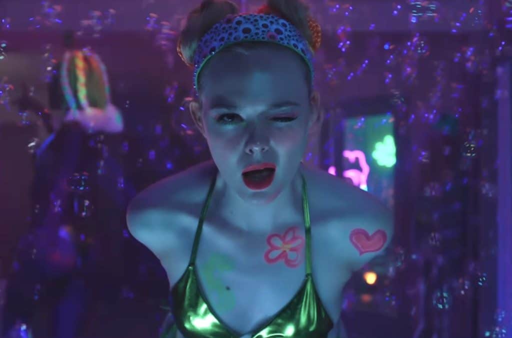 Apple TV's New Drama: Elle Fanning in 'Margo Está em Apuros'