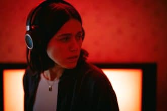 Undertone: O Terror Auditivo que Desafia os Limites do Gênero - Undertone