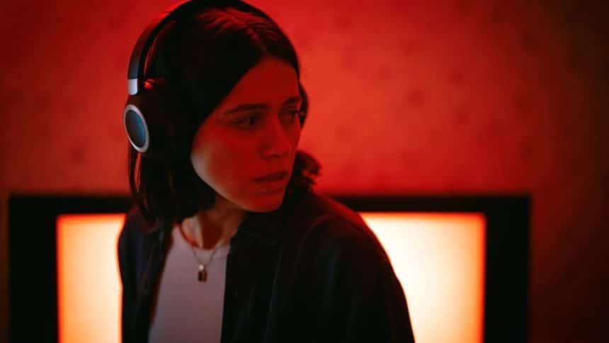 Undertone: O Terror Auditivo que Desafia os Limites do Gênero - Undertone