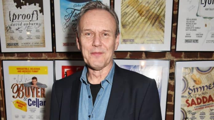 Luto em Buffy: Anthony Head nos Deixa aos 72 Anos - Anthony Head