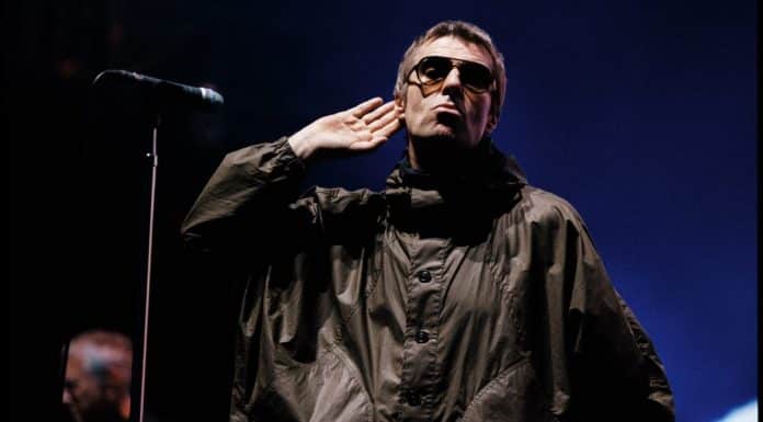 Oasis Retorna: Documentário Revela Reunião Épica Oasis Retorna: Documentário Revela Reunião Épica - Oasis